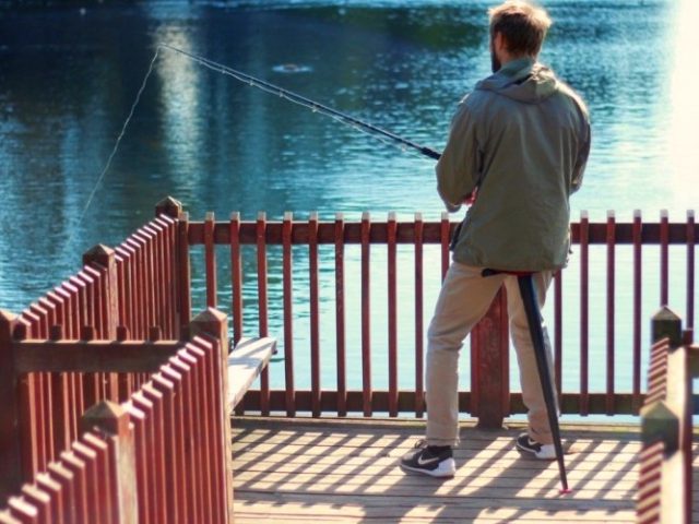 超炫的單腳椅 隨時隨地都能依靠 486先生